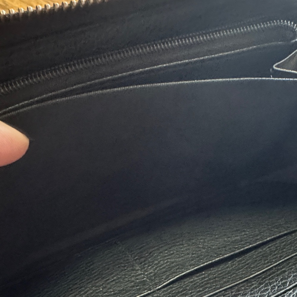 *SOLD* Gucci Black Leather Wallet with Green and Red Stripe - Picture 8 of 9